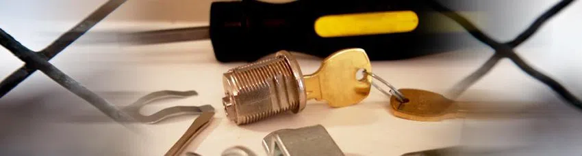 Community Locksmith Store Avon, MA 508-657-3128 - changing-locks