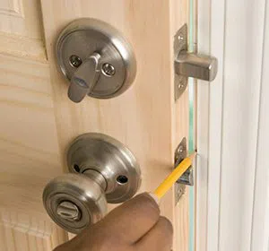 Community Locksmith Store Avon, MA 508-657-3128 Community Locksmith Store Avon, MA 508-657-3128 - unlock-door
